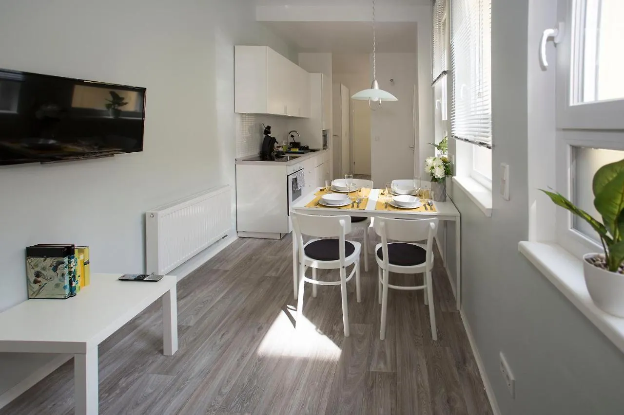 Zentral Gelegene, Helle Studio Apartments Nuremberg 0*,  Germany